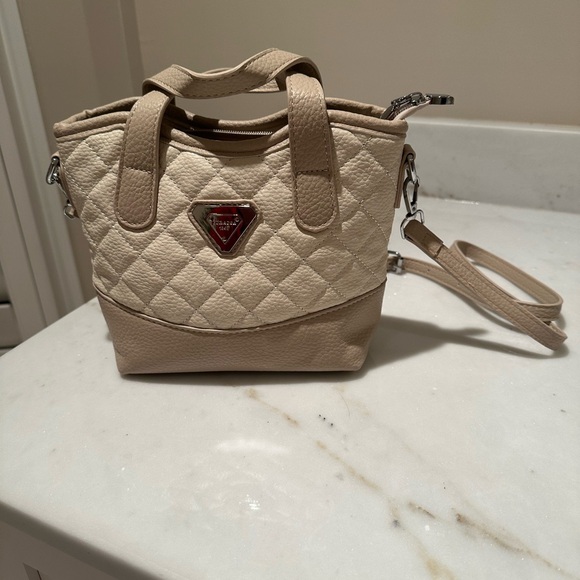Luradsa Cream and Beige Quilted Tote Bag NWOT - Picture 4 of 9
